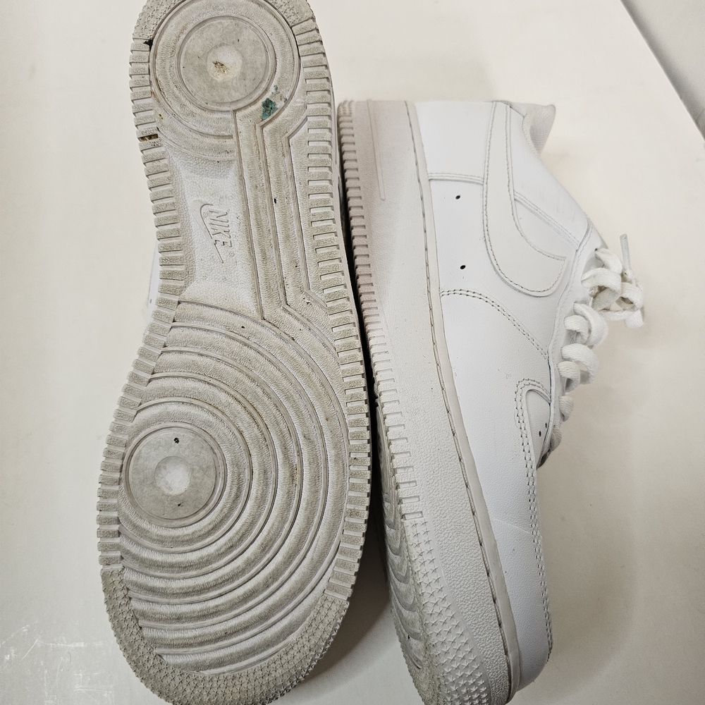 Nike White Athletic Shoes - Picture 10 of 16